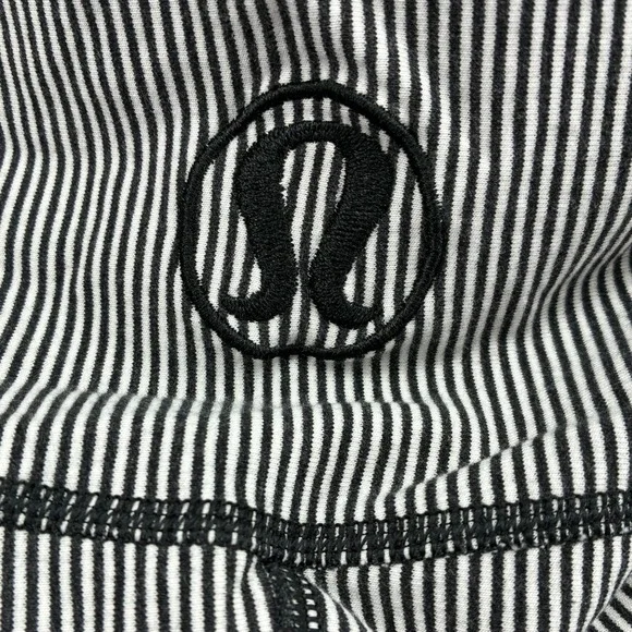 Lululemon Striped Full Zip Hoodie Women's Size 8 Black White Athletic EUC - Picture 2 of 5
